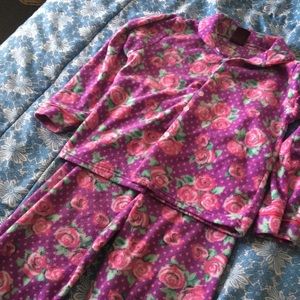 Purple with Pink Roses Pijama